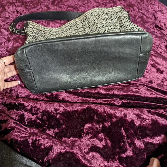 Gray and black logo coach bucket style purse - Picture 3 of 12